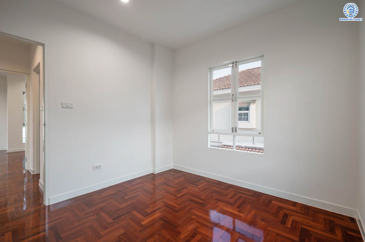 บ้านมือสองตกแต่งใหม่ โครงการ ชลลดา วัดลาดปลาดุก คุณภาพระดับ L&H บนเนื้อที่ 52 ตร.ว. ฟังก์ชัน 3 ห้องนอน 2 ห้องน้ำ 1 ที่จอดรถ สิ่งอำนวยความสะดวกครบครัน บนทำเลศักยภาพ เชื่อมต่อหลายเส้นทาง ใกล้รถไฟฟ้าสายสีม่วง "สถานีคลองบางไผ่" และเซ็นทรัล เวสต์เกต...